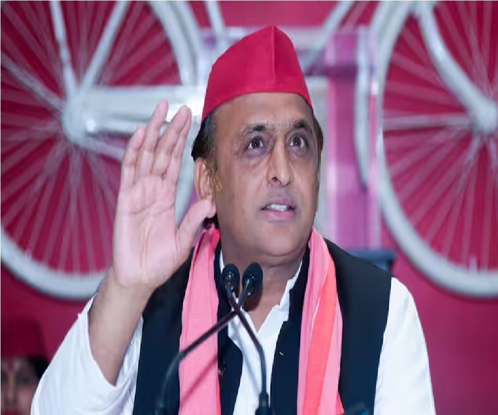 Akhilesh Yadav: देश और समाज में नफरत फैलाने वाले संगठनों पर प्रतिबंध लगाना चाहिए